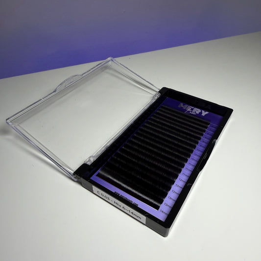 Extensii de gene LUXE ULTRA BLACK 18 LINII 0.03